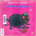 Cô Nhện đeo nơ